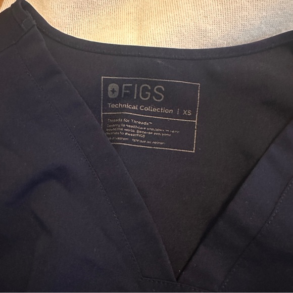 FIGS Scrub Top Technical Collection
Small Blue Two Pocket Soft Stretch Comfort - Picture 7 of 9